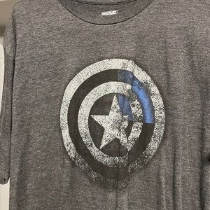 Men’s Captain Marvel T-Shirt Size XL